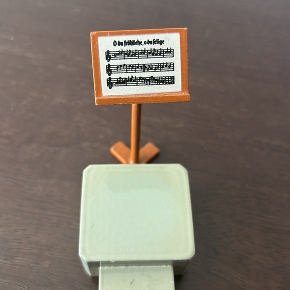 Wendt and Kuhn Erzebirge stage and music stand accessories for wooden figures - Picture 11 of 11